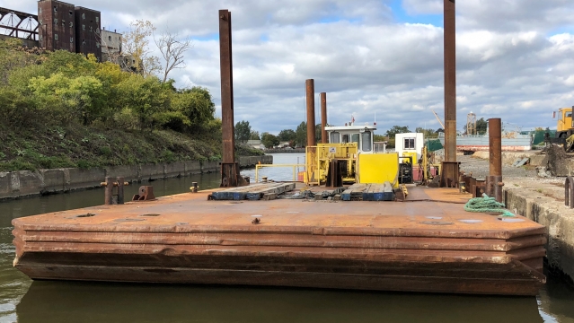 33'x79'x5' Spud Barge (2)